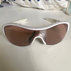 Oakley Women’s Enduring Pace Sport Sunglasses with Rose Lenses